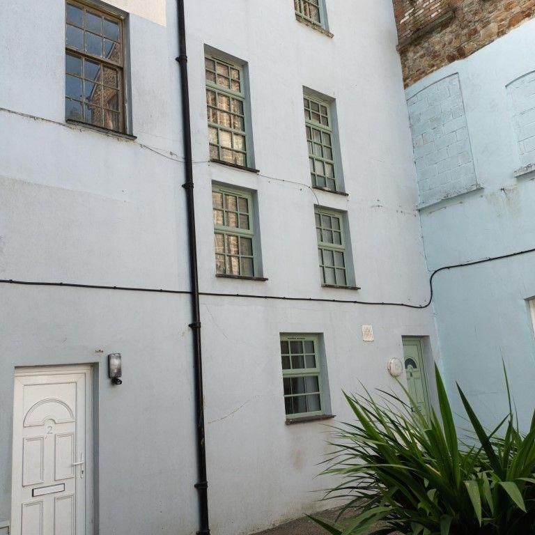 2 bedroom semi-detached house to rent - Photo 1