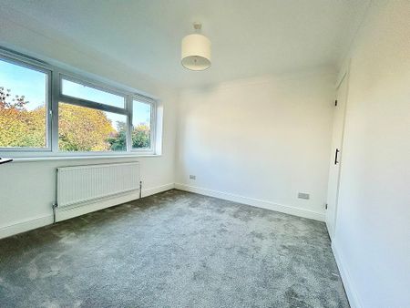3 bedroom end of terrace house to rent - Photo 2