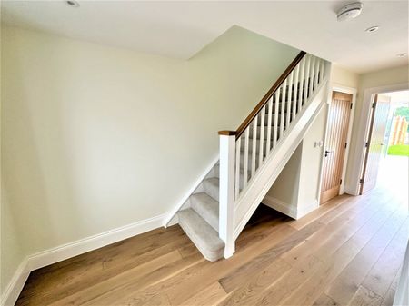 A 3 Bedroom Semi-Detached House Instruction to Let in Hailsham - Photo 3