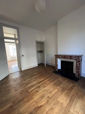 Location Appartement 4 pièces 104m² GRENOBLE 38000 - Photo 2