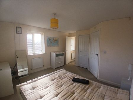 4 bed semi-detached house to rent in Viola Close, Norwich, NR4 - Photo 5