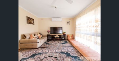 Spacious Two Bedroom Unit! - Photo 2