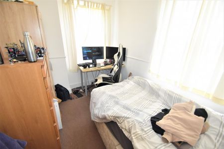 5 bedroom terraced house to rent - Photo 5