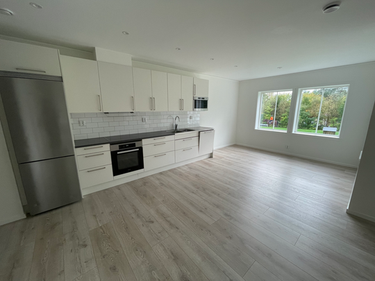 Södra Låssbyvägen, Torslanda - Photo 1