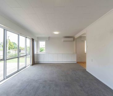 Three Bedroom Home in Desirable Location - Photo 3