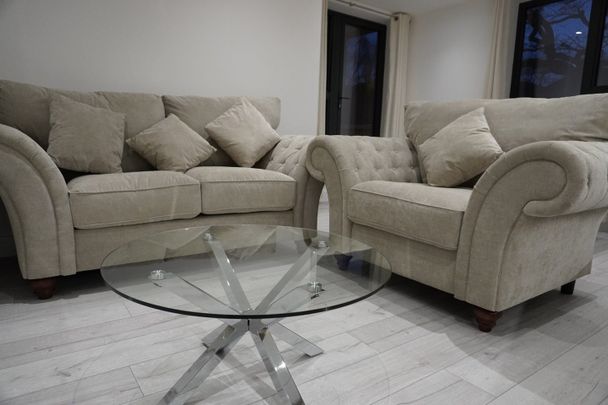 2 Bed Flat, Krishna Court, NW9 - Photo 1