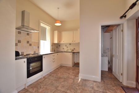 3 bedroom semi-detached house to rent - Photo 3