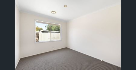 Spacious Family Living in the Heart of Hoppers Crossing - Photo 2