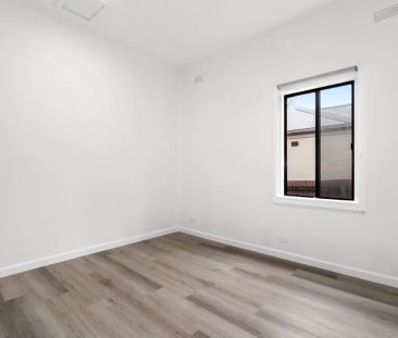 Classic Charm - Photo 2