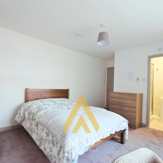 5 bedroom end of terrace house to rent - Photo 1