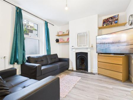 4 bedroom house to rent - Photo 3