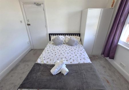 10 bedroom house share to rent - Photo 2