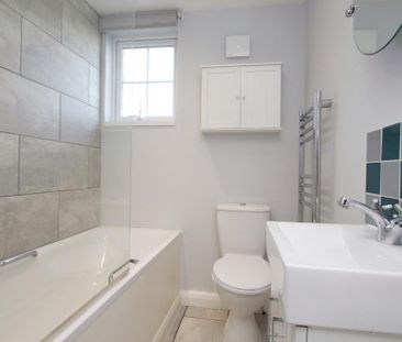3 bedroom terraced house to rent - Photo 2