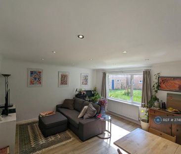 2 bedroom flat to rent - Photo 2