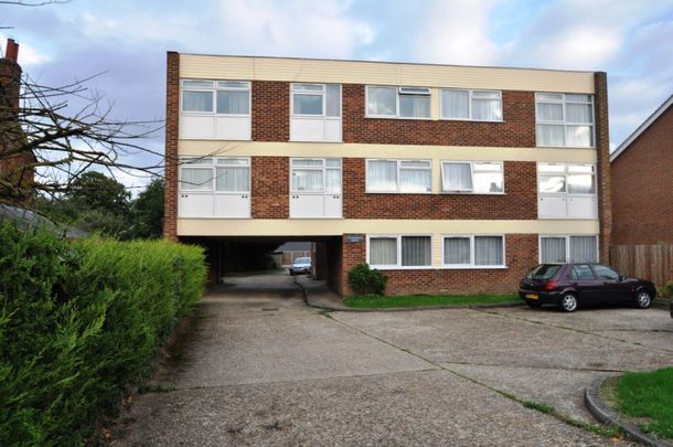 1 bedroom Apartment - TENTERFIELD HOUSE, WELWYN - Photo 1