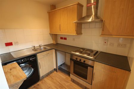 2 bed flat to rent in Regent Court, Barnsley, S70 - Photo 4