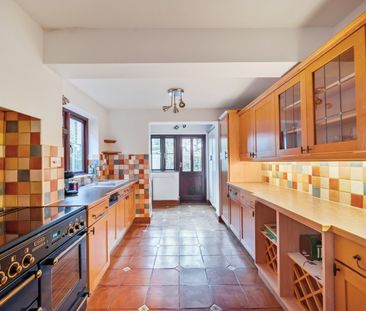 Prey Heath Road, Woking - 3 bedrooms Property for lettings - Seymours - Photo 1