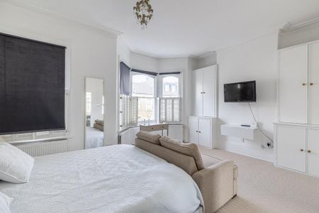 6 bedroom house to rent - Photo 2