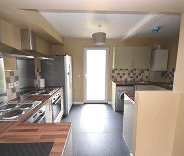 6 bedroom flat share to rent - Photo 2