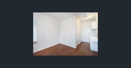 Studio Apartment with New Split System – Comfort and Convenience! - Photo 3