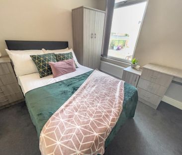 5 bedroom terraced house to rent - Photo 2