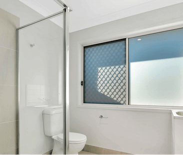 Tidy 2-bed duplex with private courtyard - Photo 4