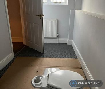 2 bedroom semi-detached house to rent - Photo 6