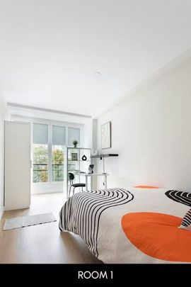 Calle de Guzmán el Bueno, Madrid, Community of Madrid 28015 - Photo 1