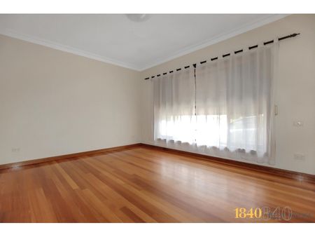 Family Home - Photo 2