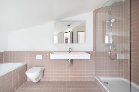 Freistehendes Einfamilienhaus mit Pool und Doppelgarage - Photo 4