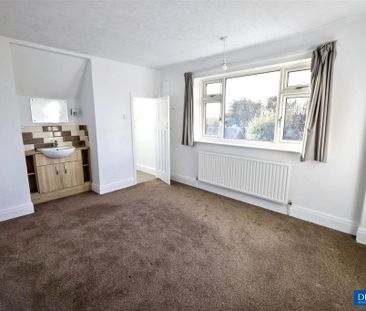 2 bedroom semi-detached house to rent - Photo 4