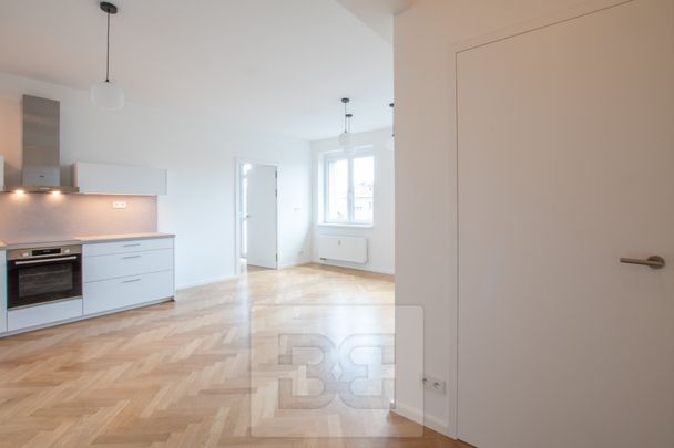 Pronájem bytu 3+kk 70 m², Sokolovská 974, Praha - Фото 1