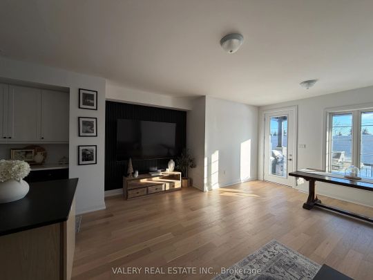 18 Kiernan Crescent N - Photo 1