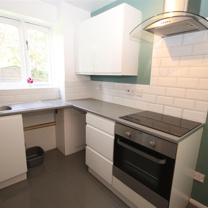 2 bedroom Flat to let - Photo 1