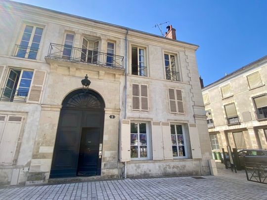 Location Appartement 5 pièces 143m² ORLEANS 45000 - Photo 1