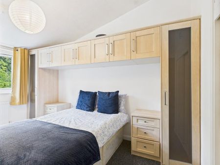 3 bedroom flat to rent - Photo 4