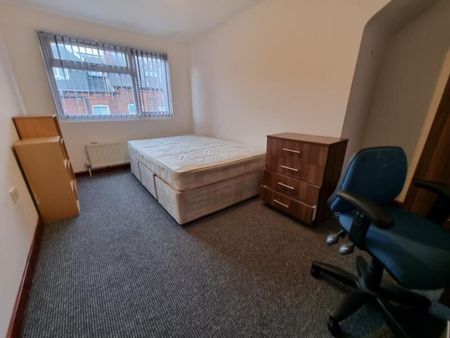 Mayville Avenue, Hyde Park - Photo 2