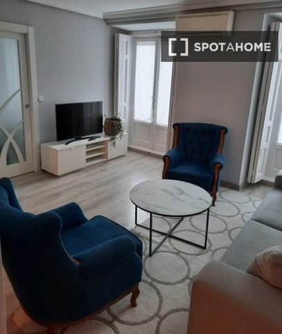 madrid, Community of Madrid 28010 - Photo 2