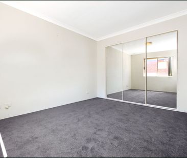 3 Bedroom townhouse in great location - Photo 2