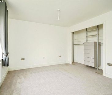4 bedroom detached house to rent - Photo 2