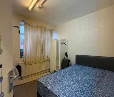 2 Bed Flat, Brooklyn Road, CV1 - Photo 1