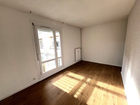 Location Appartement 4 pièces 89m² LE PETIT QUEVILLY 76140 - Photo 3