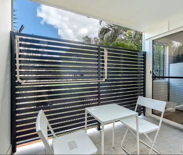 NEAR NEW FULLY FURNISHED, DESIGNER STUDIO APARTMENTS – BILLS INCLUDED! - Photo 6