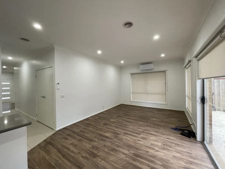 Modern and Spacious! - Photo 3