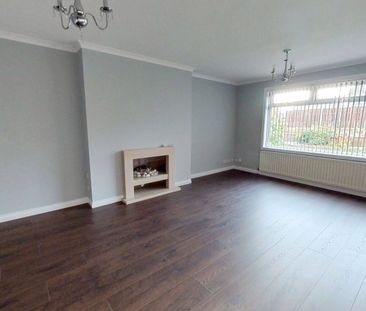 4 bedroom detached house to rent - Photo 3