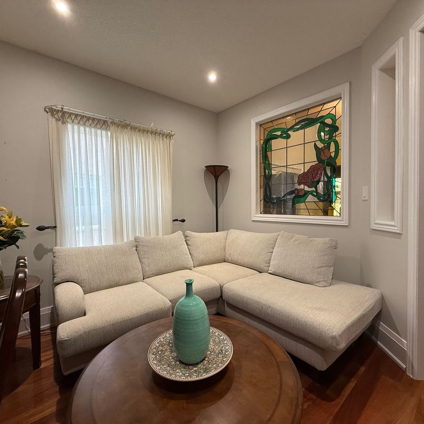 For Lease - 89 Old Colony Road Unit# main floor, Richmond Hill, Ontario - Photo 1