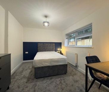 1 bedroom in a house share to rent - Photo 2