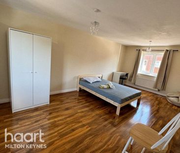 4 bedroom semi-detached house to rent - Photo 2