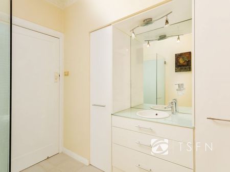 10 Patrick Street, Kennington - Photo 3