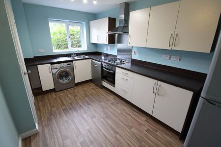 3 bedroom terraced house to rent - Photo 5